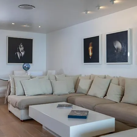 Beautiful In The Centre Of Apartment