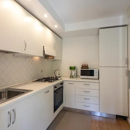 Beautiful In The Centre Of Apartment *