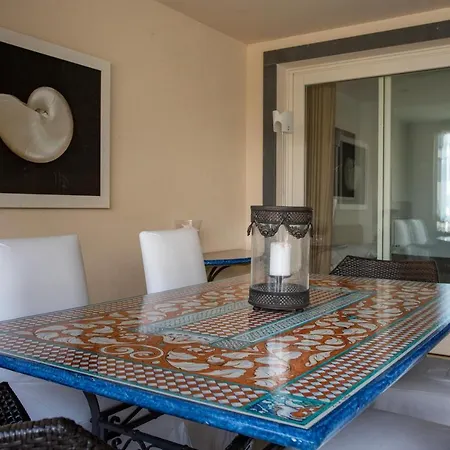 Beautiful In The Centre Of Apartment *