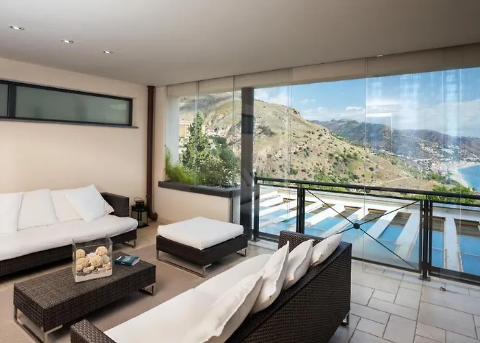 Beautiful In The Centre Of Apartament Taormina